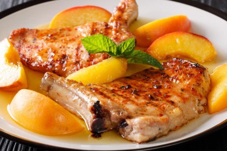 Свинина с персиками на сковороде - рецепты