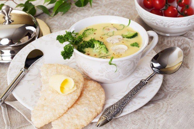 «Зеленый суп» с сыром - рецепт супа из плавленных сырков