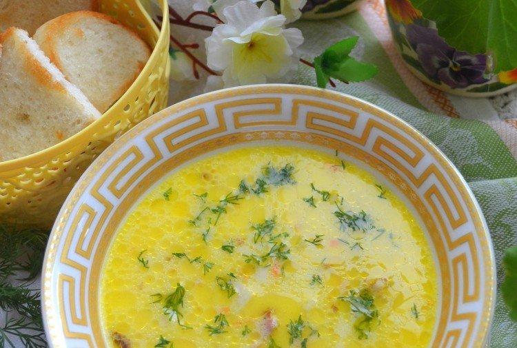 «Золотой» суп с сыром и копченостями - рецепт супа из плавленных сырков
