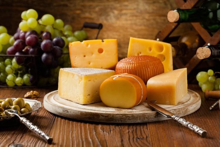 Твердые сорта сыра: названия, фото и описания (список)