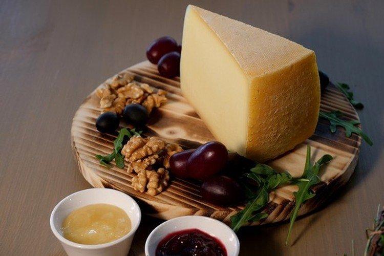 Тирольский - Белорусские твердые сорта сыра
