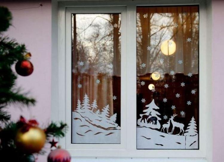 Украшения на окна к Новому году - фото и идеи