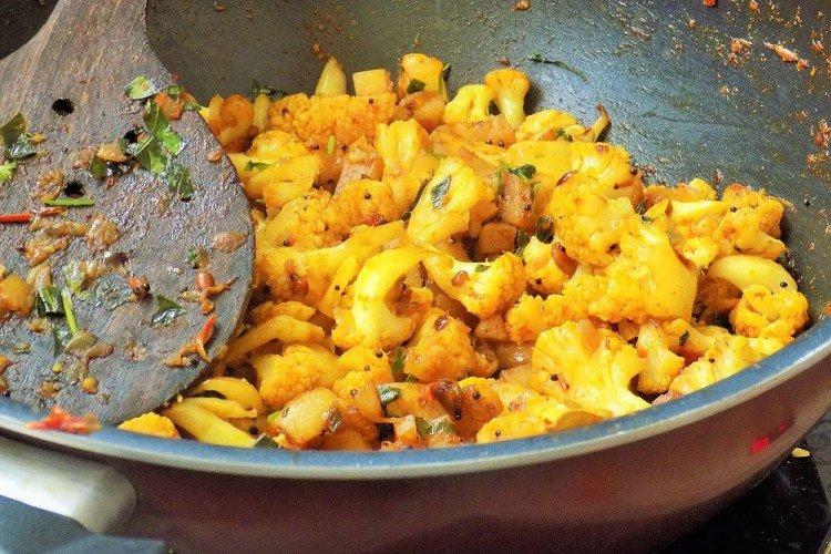 Тушеная цветная капуста с карри - ужин на скорую руку рецепты из простых продуктов