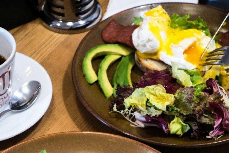 Салат с яйцом - вкусные и простые салаты на скорую руку