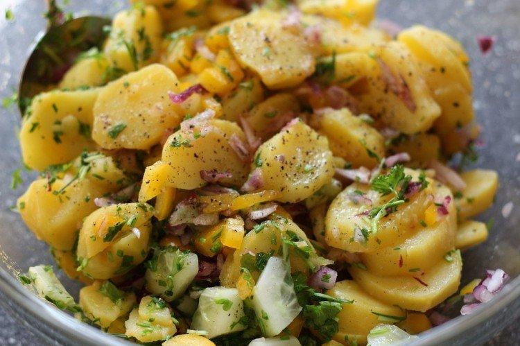 Сытный картофельный салат - вкусные и простые салаты на скорую руку