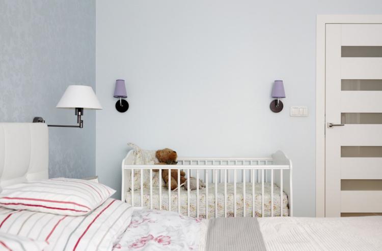 Зонирование комнаты для родителей и ребенка - фото