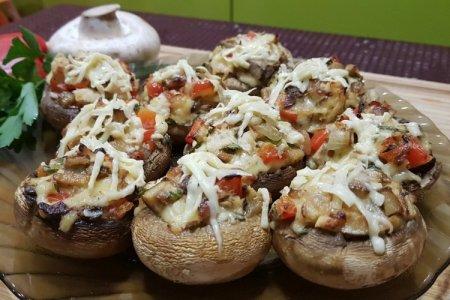 Фаршированные грибы шампиньоны в духовке с сыром рецепт с фото