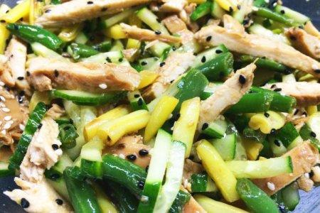 Салат из стручковой фасоли с курицей