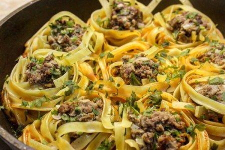 Гнезда с фаршем в духовке - 10 сытных и вкусных рецептов
