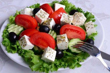 Как правильно резать греческий салат фото