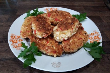 Котлетки из крабовых палочек с сыром и яйцами рецепт с фото