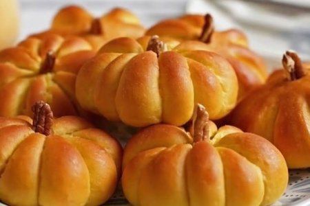 Дрожжевые булочки с тыквой