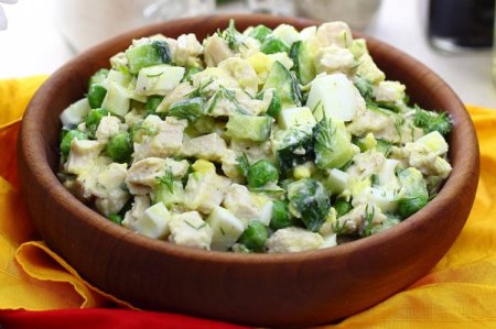 Салат с молодым зеленым горошком Салат с молодым зеленым горошком