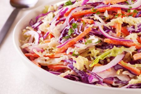 Капустный салат с овощами Капустный салат с овощами