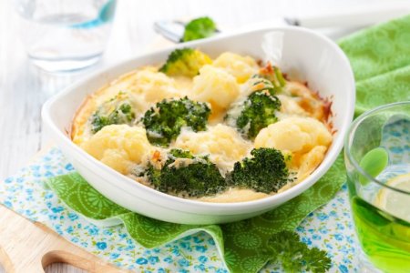 Запеканка с брокколи и цветной капустой
