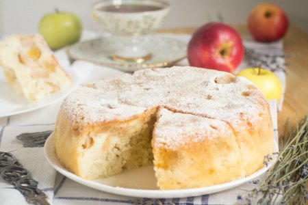 20 простых рецептов шарлотки с яблоками