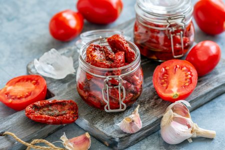 10 простых рецептов, как приготовить вяленые помидоры в духовке