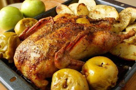 Утка с яблоками на Новый год Утка с яблоками на Новый год