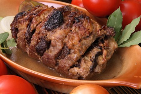 Новогодняя говядина с черносливом Новогодняя говядина с черносливом