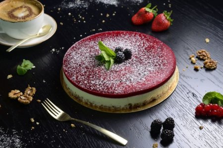 Новогодний чизкейк с ягодным вареньем и цедрой Новогодний чизкейк с ягодным вареньем и цедрой