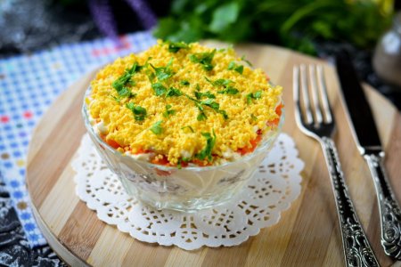 Салат Мимоза с зеленым горошком