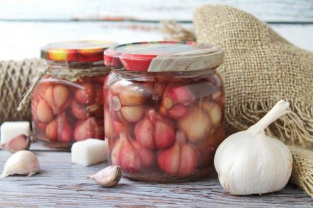 Маринованный чеснок целиком Маринованный чеснок целиком