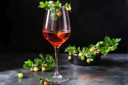 20 простых рецептов, как приготовить вино из крыжовника
