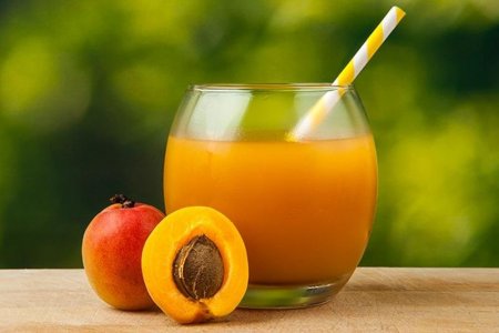 20 простых рецептов сока из абрикосов на зиму