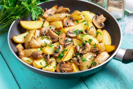 15 вкуснейших рецептов картошки на сковороде