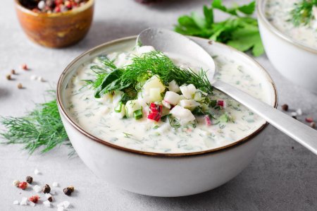 8 потрясающих рецептов окрошки на айране