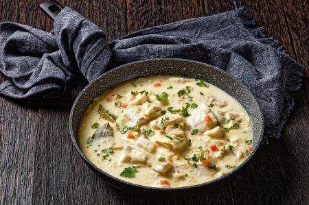 Минтай в сметане на сковороде: 8 вкусных и быстрых рецептов