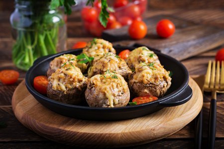 10 самых вкусных рецептов фаршированных шампиньонов в аэрогриле