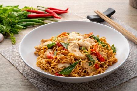 10 самых вкусных рецептов с лапшой быстрого приготовления