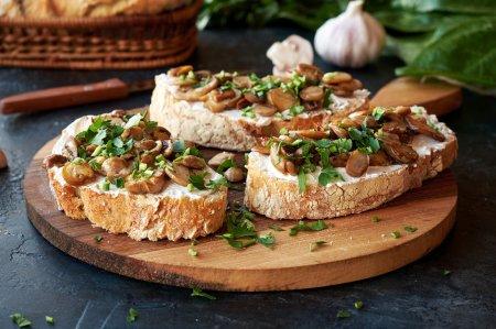 12 простых и невероятно вкусных рецептов брускетт с творожным сыром