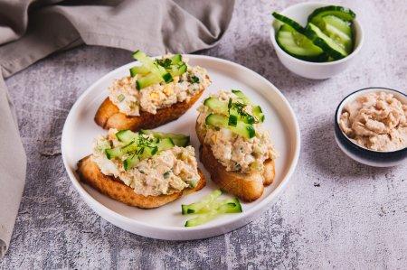 8 самых вкусных рецептов брускетт с печенью трески