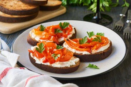Брускетты с печеным перцем: 6 отличных рецептов, которые стоит попробовать