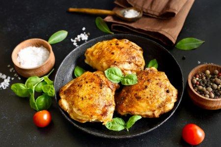10 ПП рецептов из куриных бедрышек, которые разнообразят твое меню