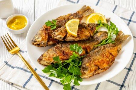 Жареные караси на сковороде: 8 рецептов, которые захочется приготовить еще не раз