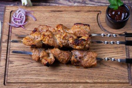 Шашлык из свиной шеи на мангале: сочный и вкусный – рецепт