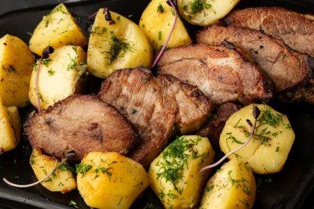 Свиная вырезка с картошкой в духовке – простой и вкусный рецепт