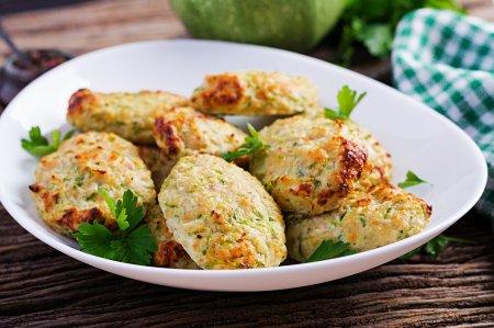 Котлеты из индейки с кабачком в духовке – вкусный рецепт пошагово