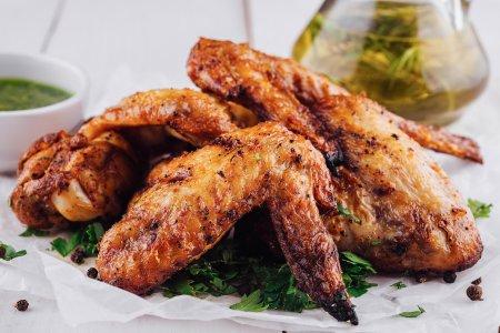 Куриные крылышки с хрустящей корочкой в аэрогриле