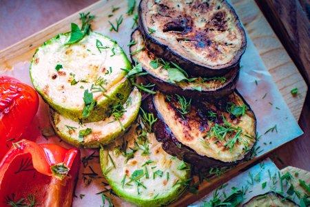 Баклажаны и кабачки, запеченные в аэрогриле – рецепт пошагово