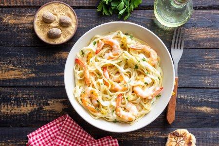 Паста с креветками в сливочно-чесночном соусе – вкусный рецепт