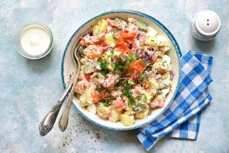 Салат с рыбой горячего копчения и картошкой – вкусный рецепт