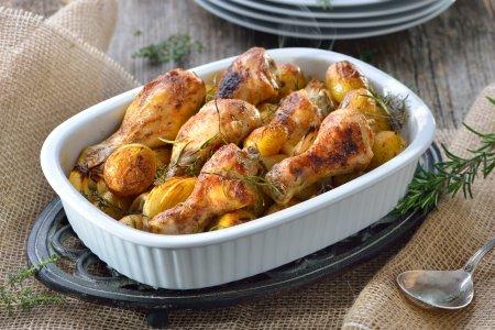 Куриные ножки с картошкой в духовке: 4 пошаговых рецепта