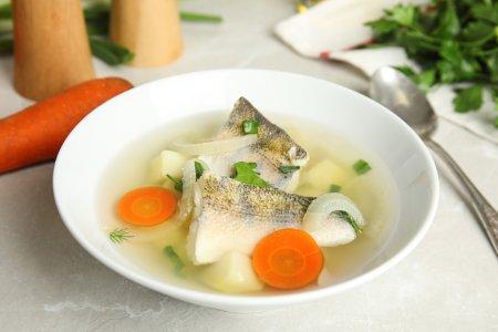 Уха из речной рыбы в казане на костре – рецепт пошагово