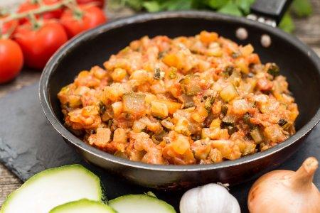 Кабачковая икра кусочками на сковороде – рецепт пошагово