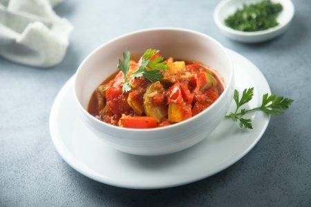 Тушеные кабачки с овощами на сковороде – рецепт пошагово
