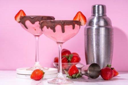 8 отличных коктейлей с клубничным Бейлисом на любой вкус